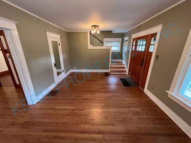 Building Photo - FREE RENT! 3 Bd - 2 Bth - Walk-in Closets ...