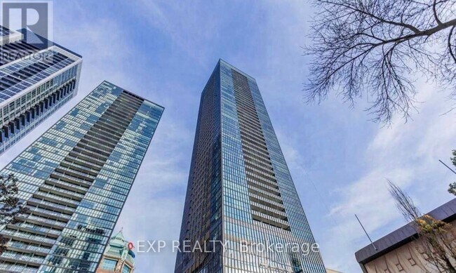 Building Photo - 101-2101 Charles St E