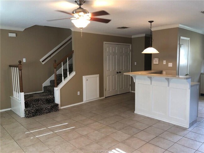 Building Photo - 709 Chalet Ct