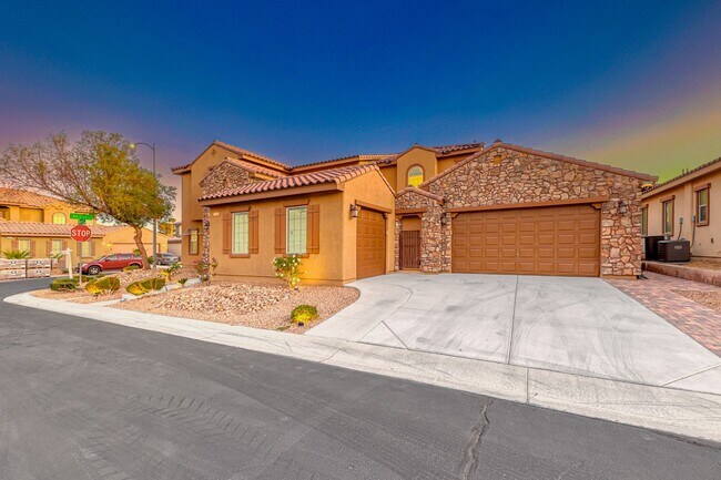 Foto del edificio - 5 Bedroom Corner Lot Home in Gated Community!