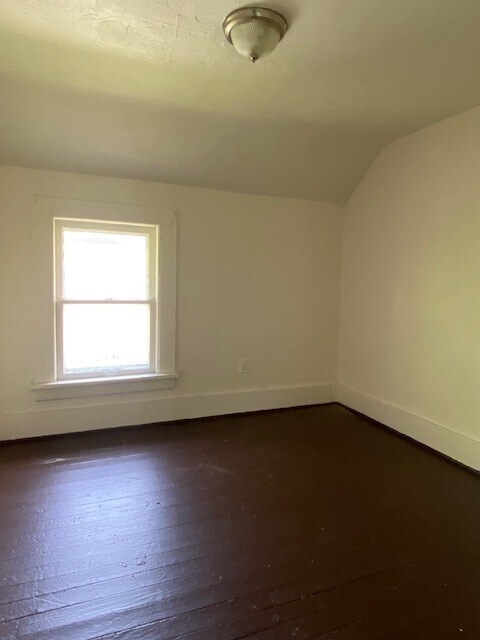 Building Photo - 349 Talbot Ave