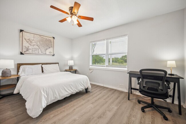Foto del edificio - 8900 Park Ln