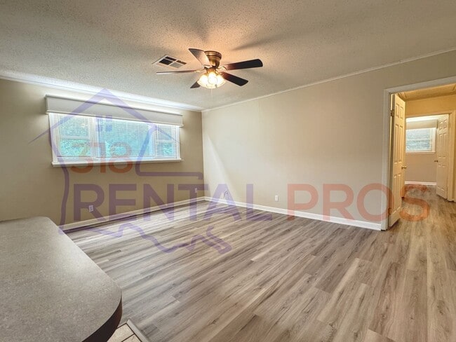 Building Photo - 3 Bed, 1 Bath Home in Ruston