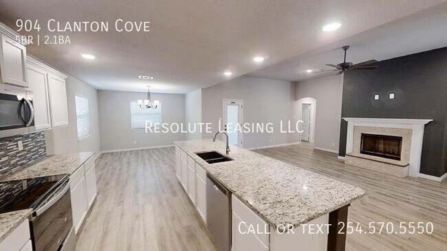 Foto del edificio - 904 Clanton Cove