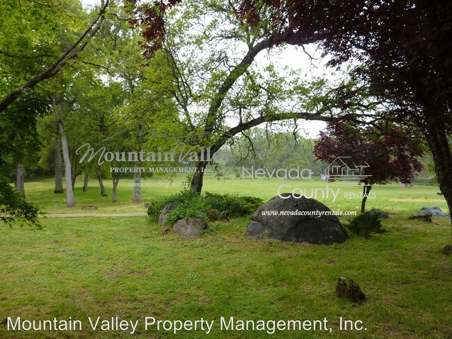 Building Photo - 3 br, 2 bath House - 13588 Littlebird Lane