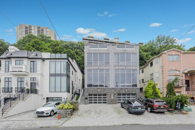 Foto del edificio - 760 Undercliff Ave