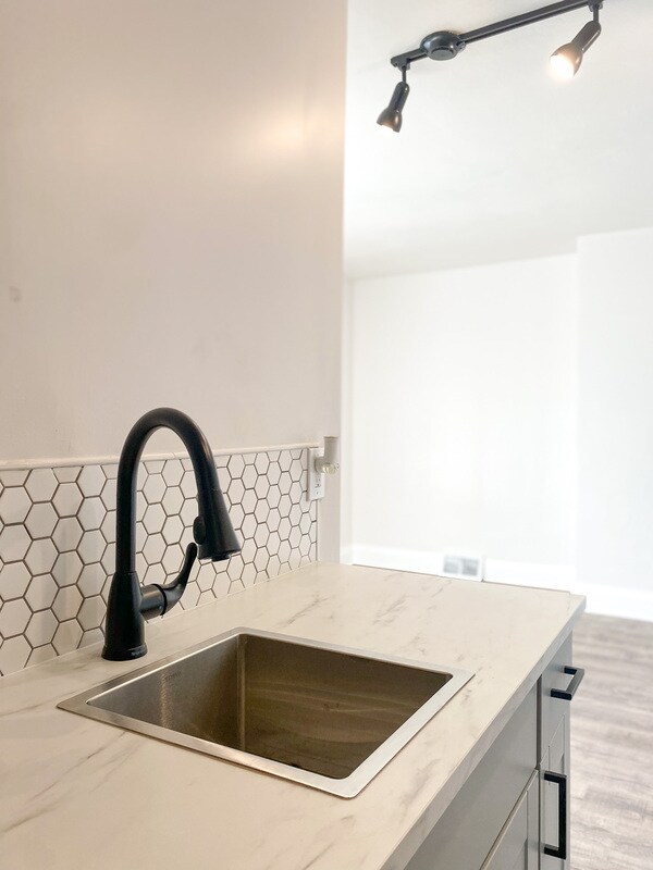 Photo - 321 38th St Apartment