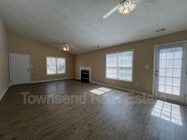 Building Photo - 566 Crooked Creek Ct