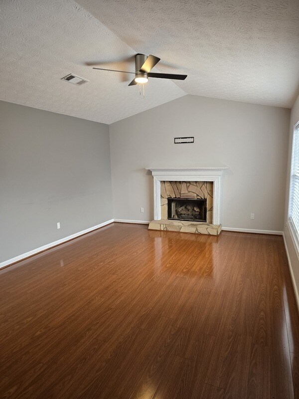 Building Photo - 223 River Birch Dr