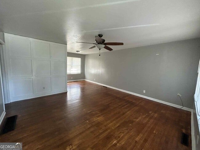 Building Photo - 1548 Cambridge Dr