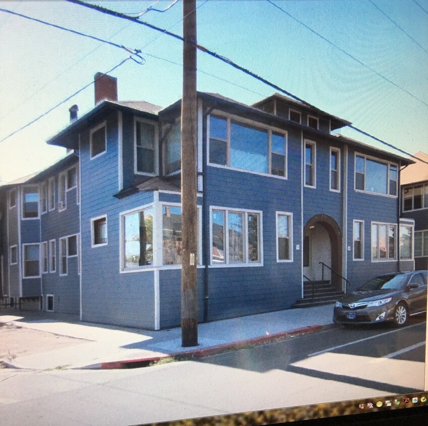 300 California Ave, Reno, NV 89509 Apartments in Reno, NV