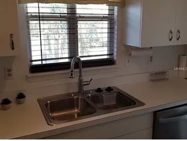 Foto del edificio - 970 Sandpiper Cir