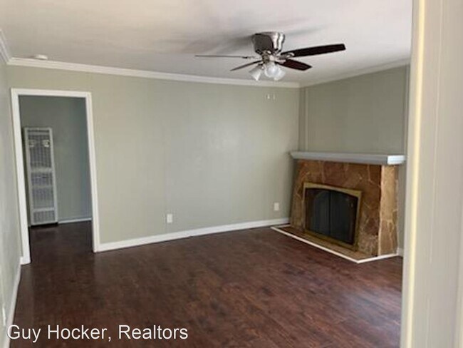 Building Photo - 3 br, 1.5 bath House - 12500 Cedar Ave