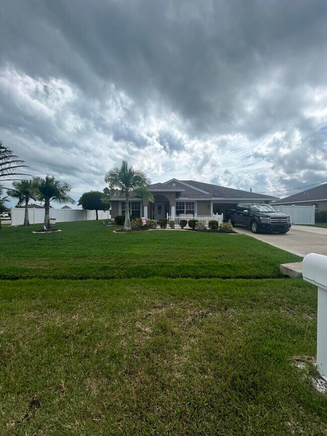 Foto del edificio - 5229 N Piper Cir