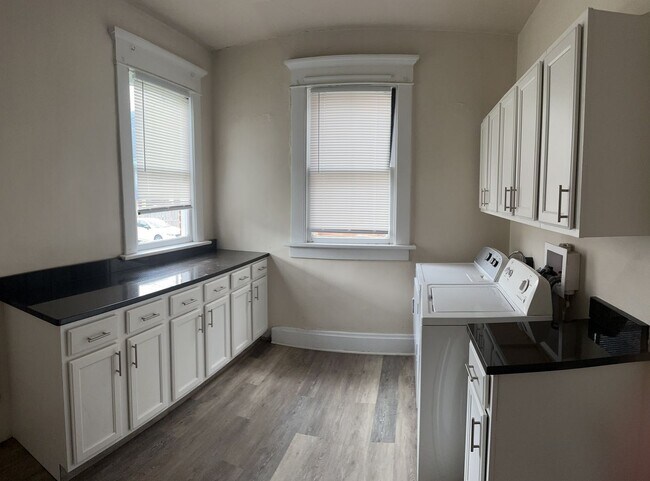 Building Photo - 1626 Summit-