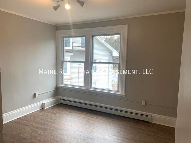 Foto del edificio - 372 Hammond St