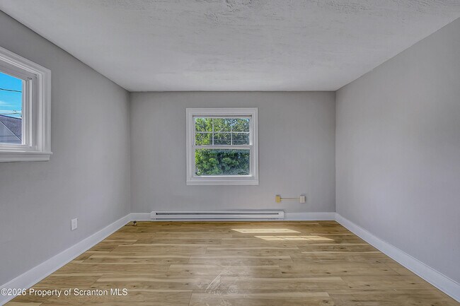 Building Photo - 958 Ridge Ave