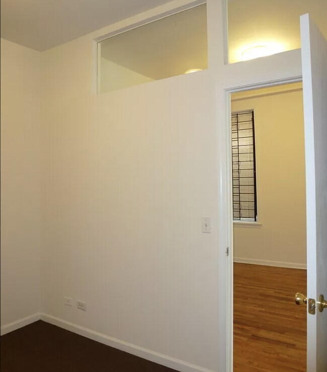 Building Photo - 1 bedroom in Chicago IL 60608