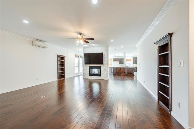 Building Photo - 917 Crestview Dr