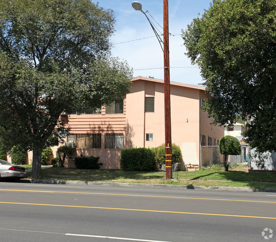 Primary Photo - 18019 Roscoe Blvd