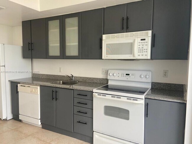 Foto del edificio - 275 NE 18th St