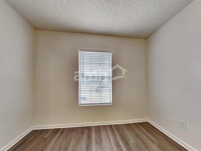 Foto del edificio - 2737 Taylor Hill Dr