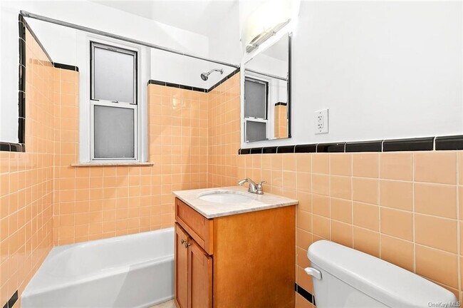Building Photo - 225 E 47th St