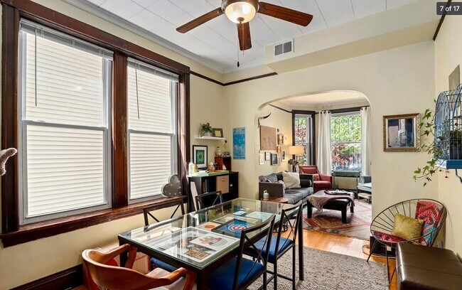 Foto del edificio - 3621 N Ravenswood Ave