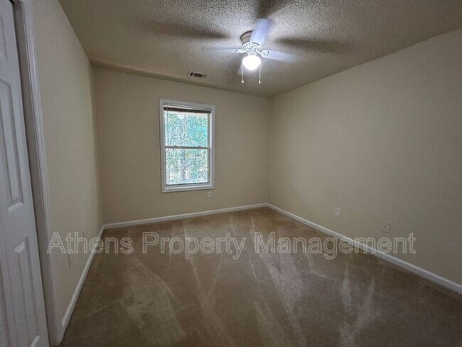Foto del edificio - 1804 Cedar Shoals Dr
