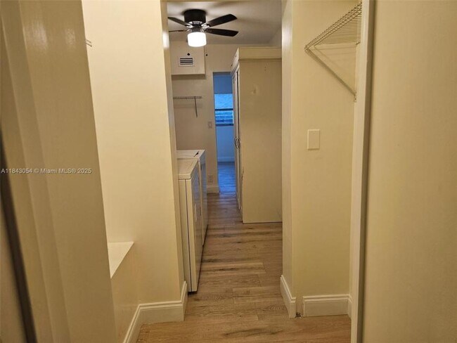 Building Photo - 2 bedroom in Hollywood FL 33021