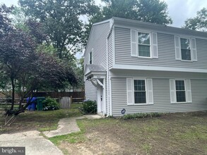 Building Photo - 5005 Vane Ct