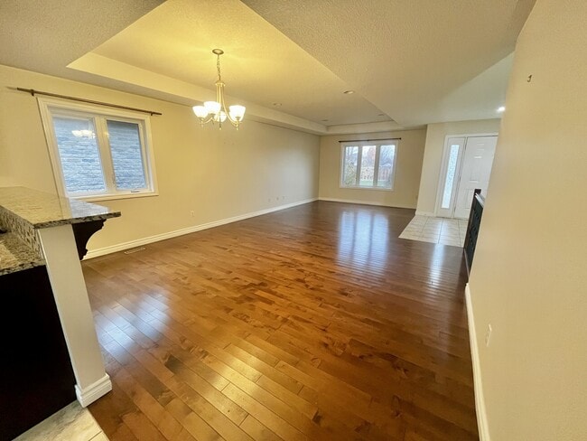 Building Photo - 448 Hadfield Crescent