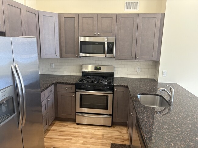 Building Photo - 1624 S Broad St