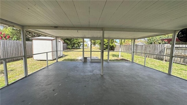 Building Photo - 2819 Plunkett St