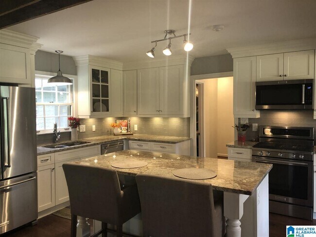 Building Photo - 3213 Starlake Dr