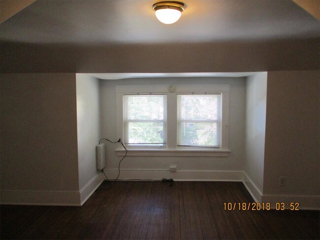 Foto del edificio - 5714 Woodmont St