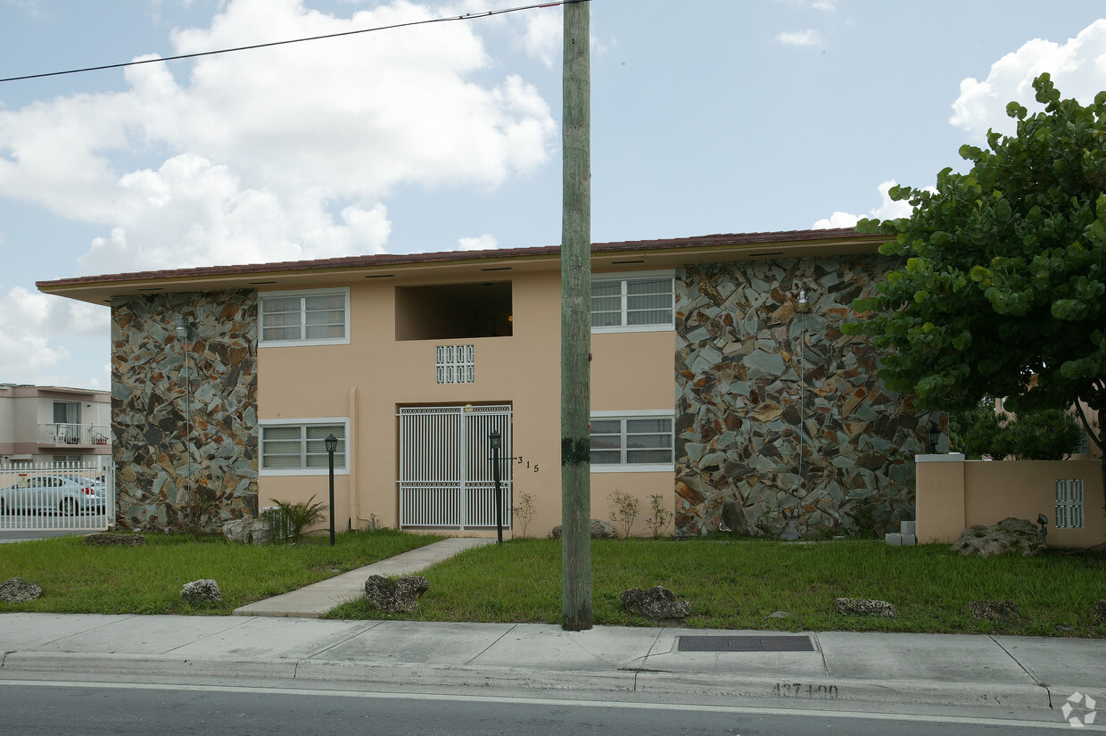 Building Photo - Red Road Manor Apts