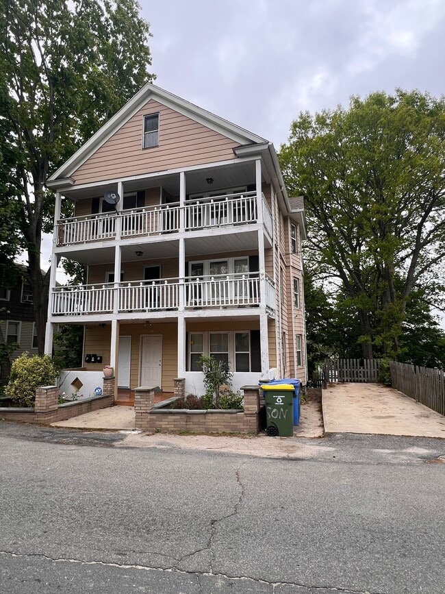Building Photo - 339 Wilson St