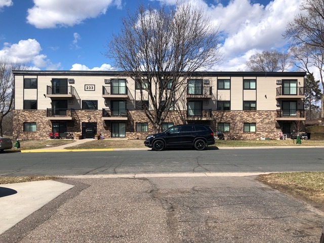 Front of Building - Gauvette Park Apartments