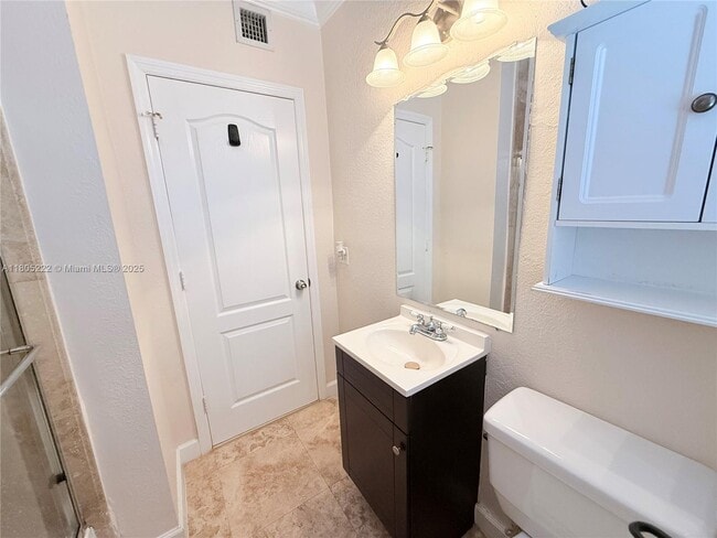 Building Photo - 865 W 39th St