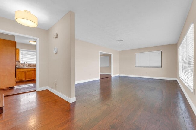 Foto del edificio - 11141 NW 22nd Ct