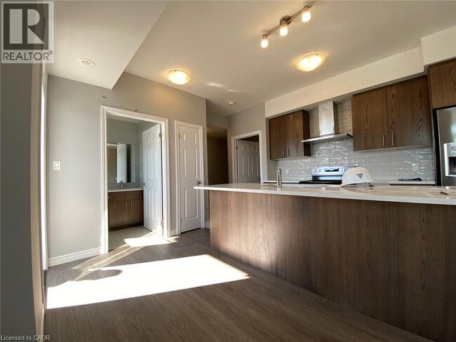 Building Photo - 152 Oat Ln
