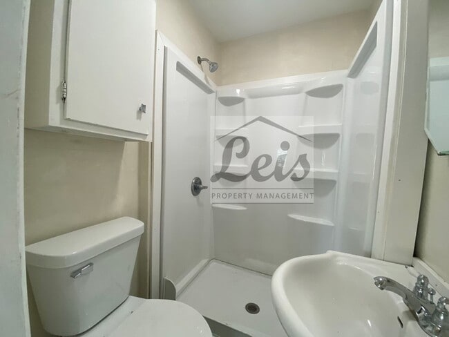 Building Photo - 902 Sycamore St