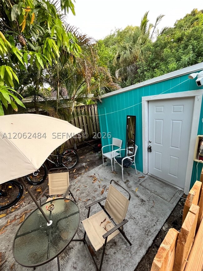 Building Photo - 1337 NE 3rd St