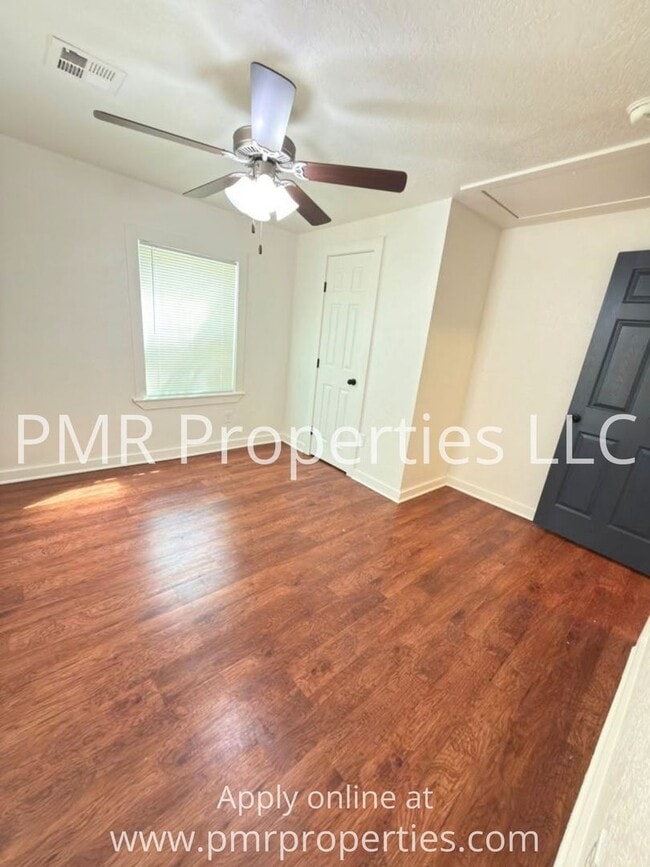 Building Photo - 1512 SW 8th St