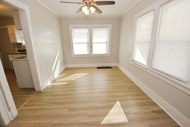 Foto del edificio - Sunnymeade home in South Bend IN, 3 bedroom 1 bath