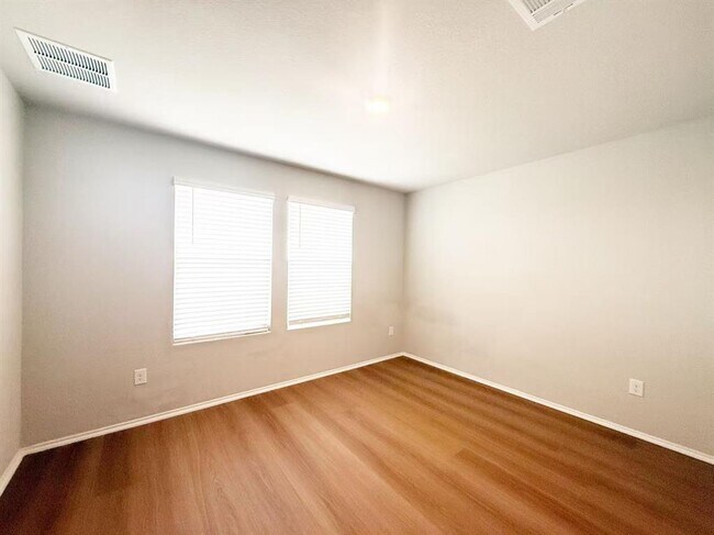 Foto del edificio - 15109 Siberian Elm Ln