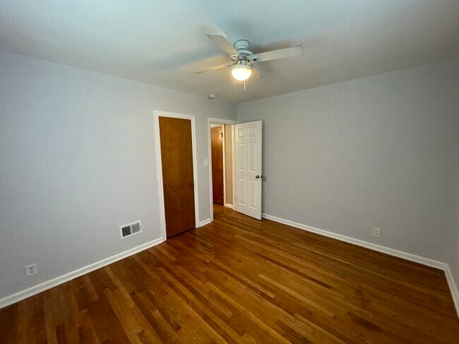 Building Photo - Awesome Sprawling Ranch  Home on the NW Side