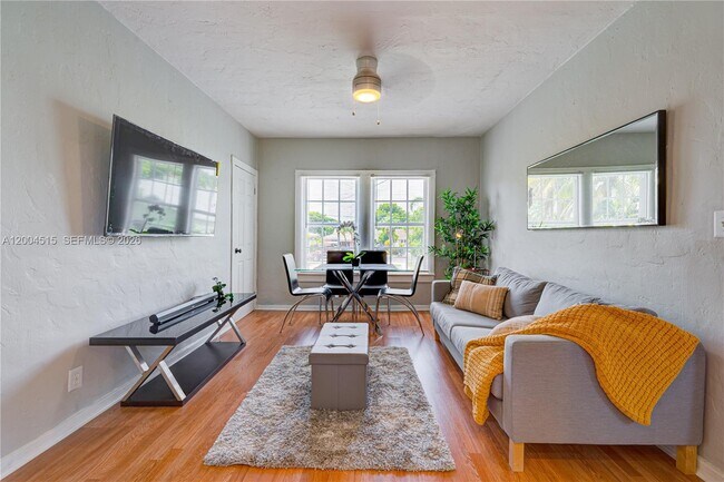 Foto del edificio - 227 SW 30th Ave