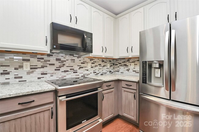 Building Photo - 7000 Dacian Ln